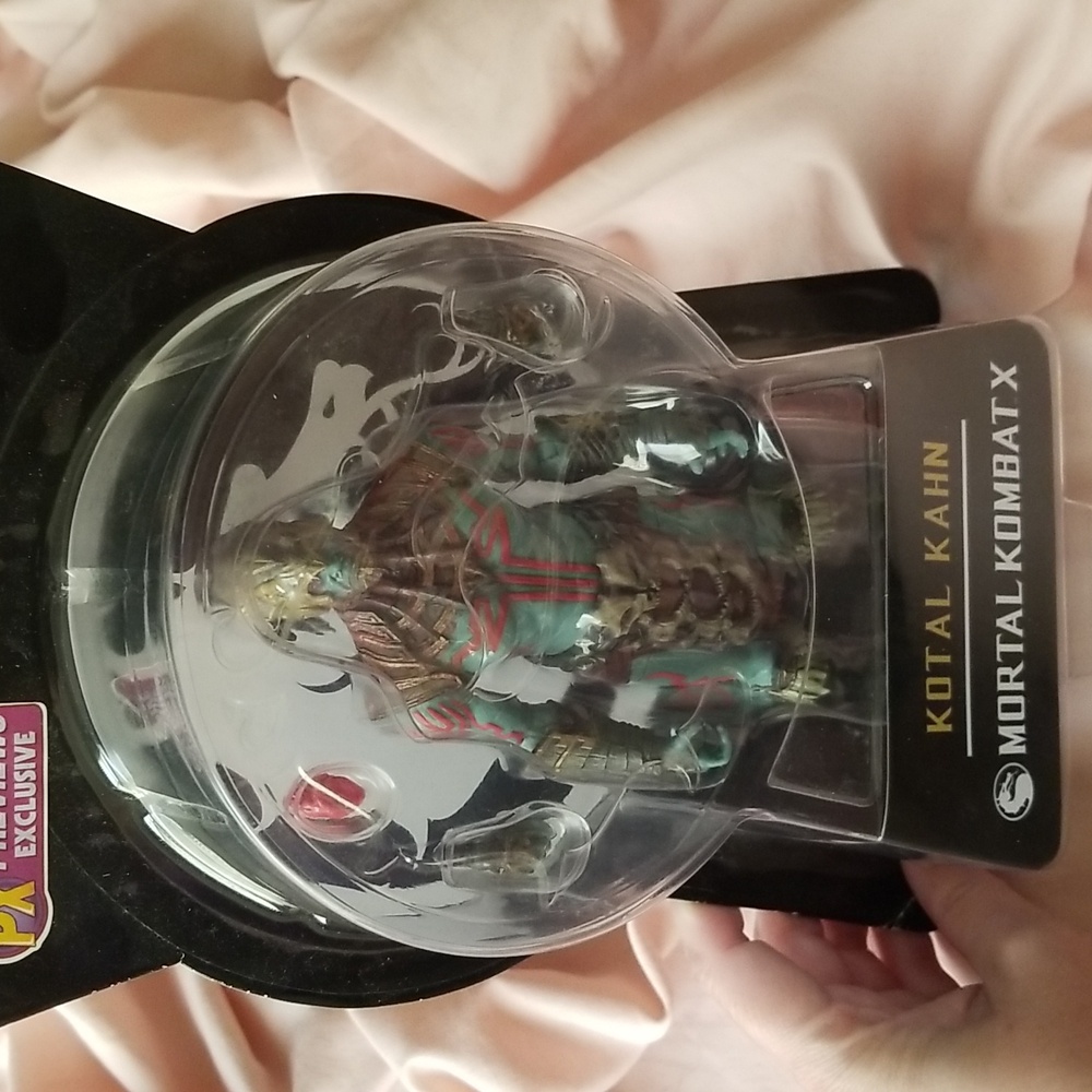 Mezco Toys Kotal Kahn Mortal Kombat X Action Figure